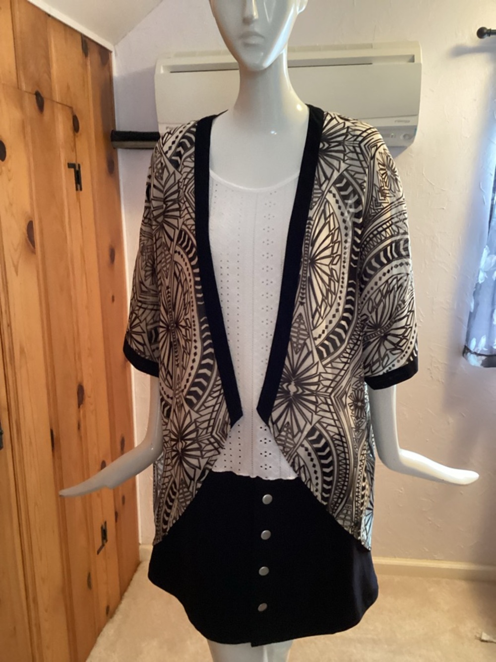 Boohoo Black & Cream Geometric Open-Front Kimono